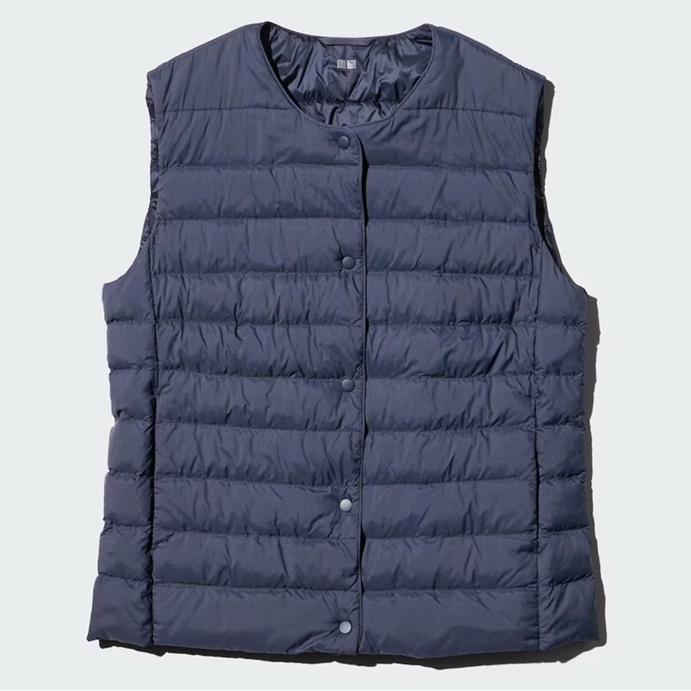 UNIQLO Ultra-light Black Down Vest.
Size S Made in Indonesia